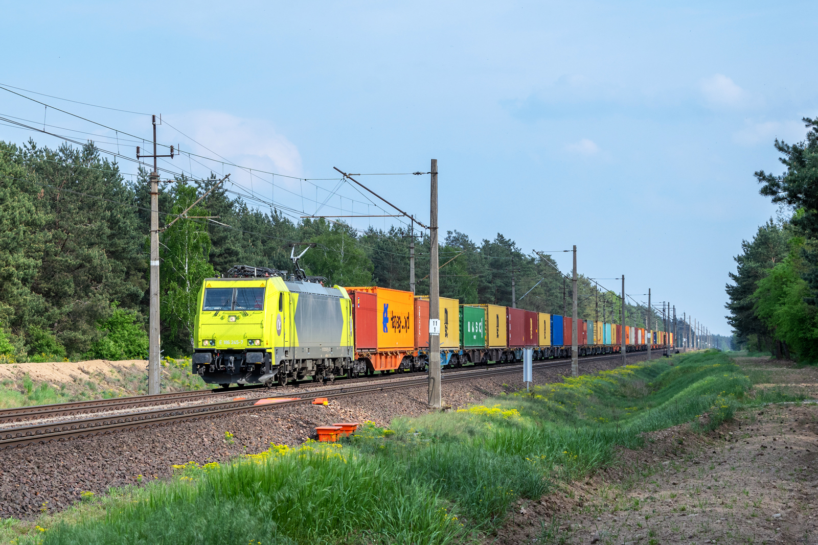E186 245-7 [PCC Intermodal]