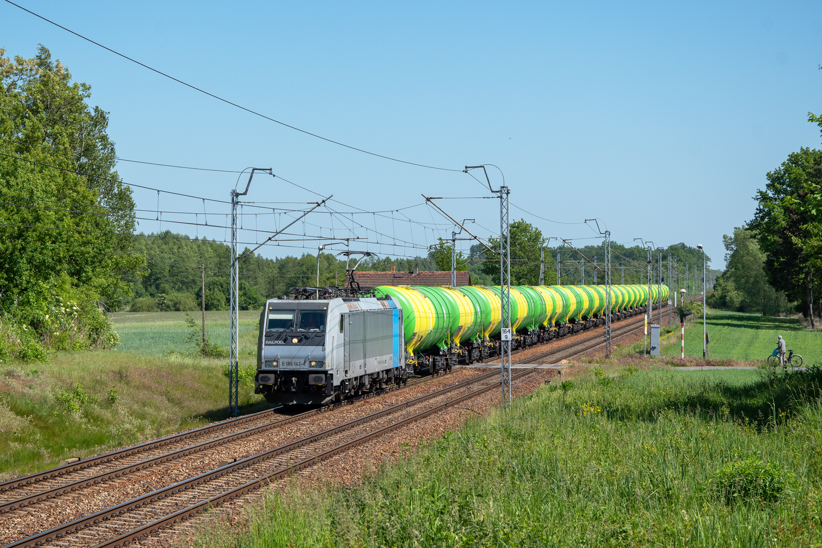 E186 143-4 [CTL Logistics]