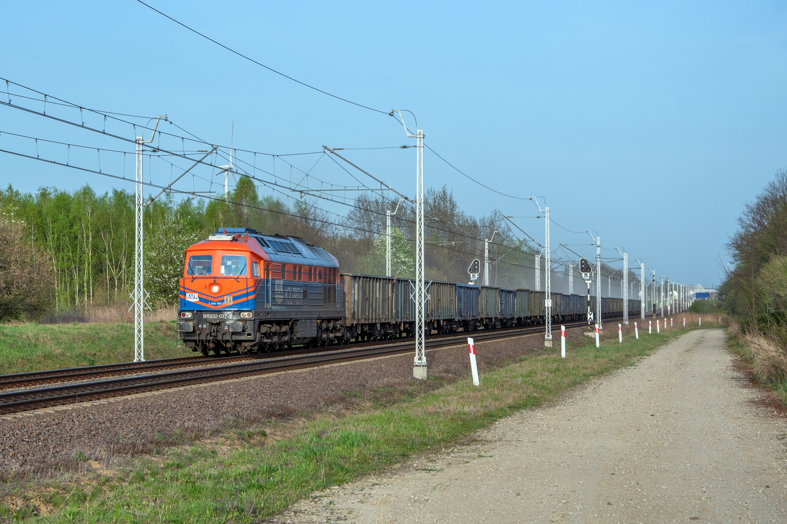 BR232 037-2 [KUK Kompleksowe Usługi Kolejowe]