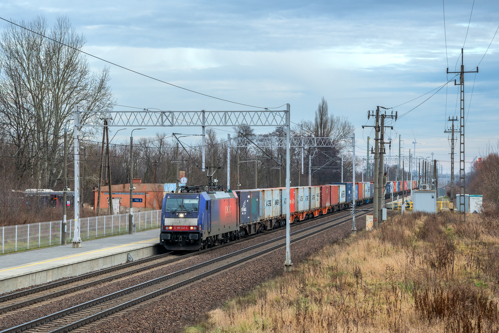 E186 242-4 [PCC Intermodal]