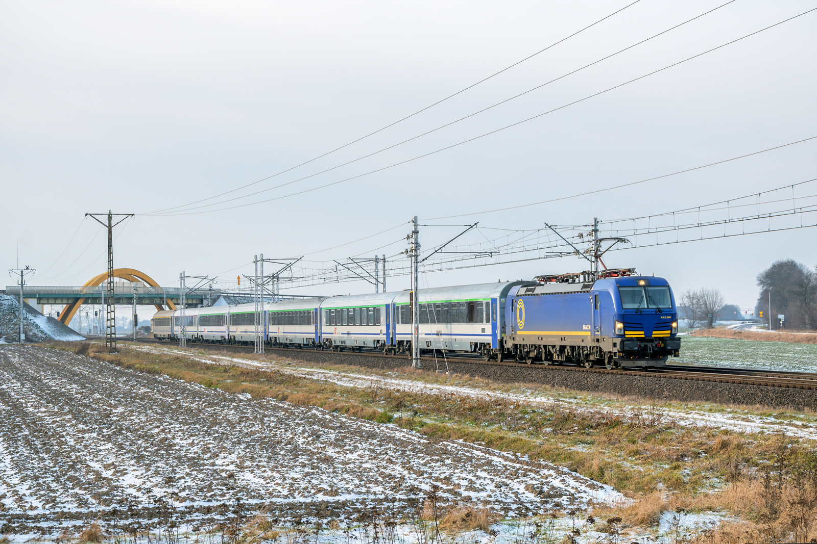 7 193 800 [PKP InterCity]