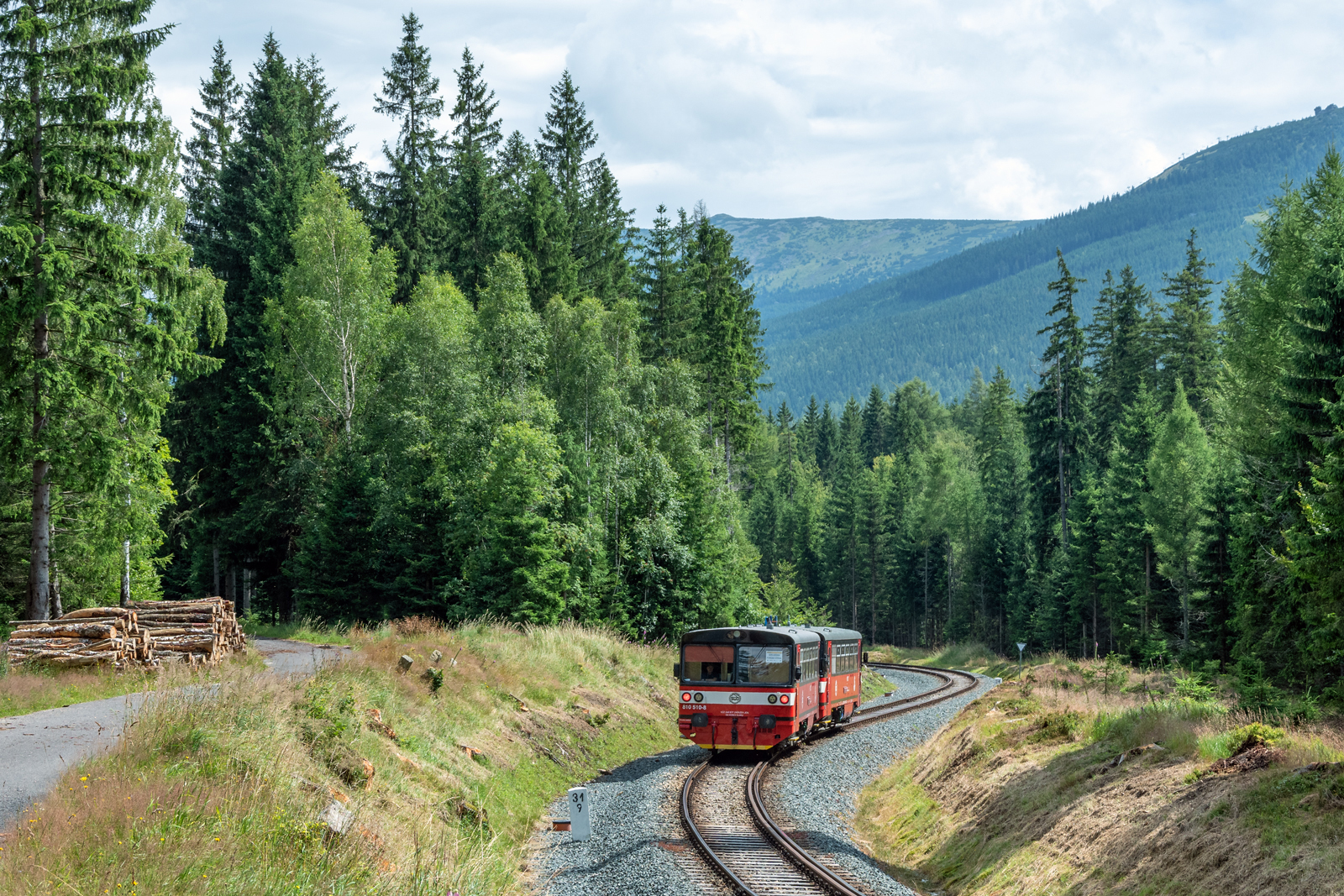 810 510-8 [Správa Ústecké dráhy]
