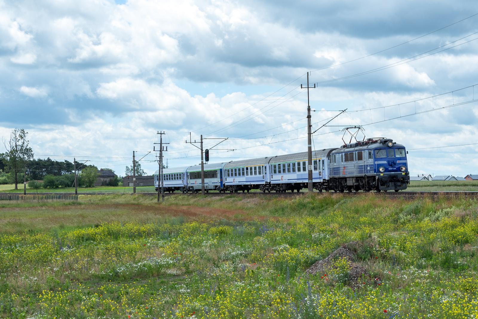 EU07-334 [PKP InterCity[